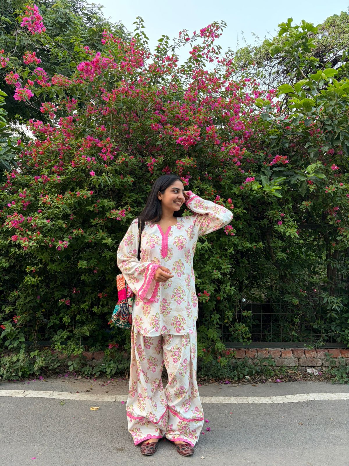 Gulabi kurta set