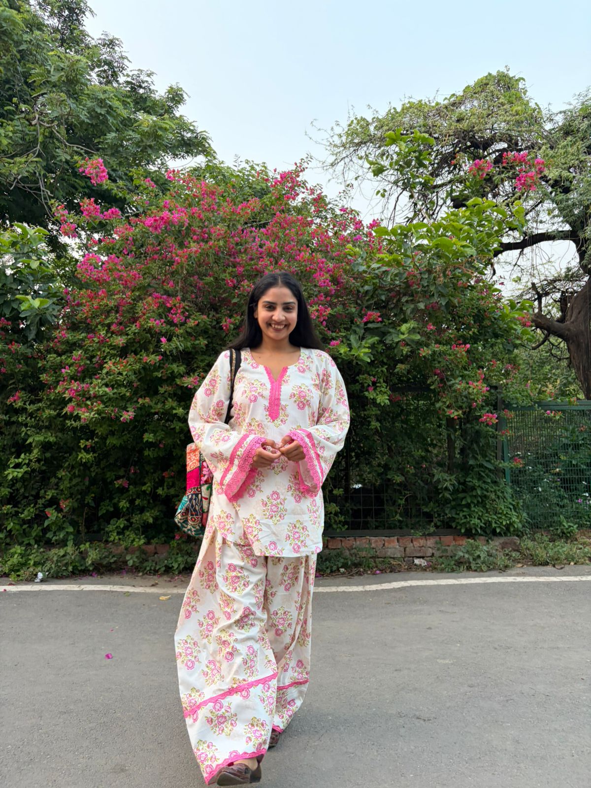Gulabi kurta set