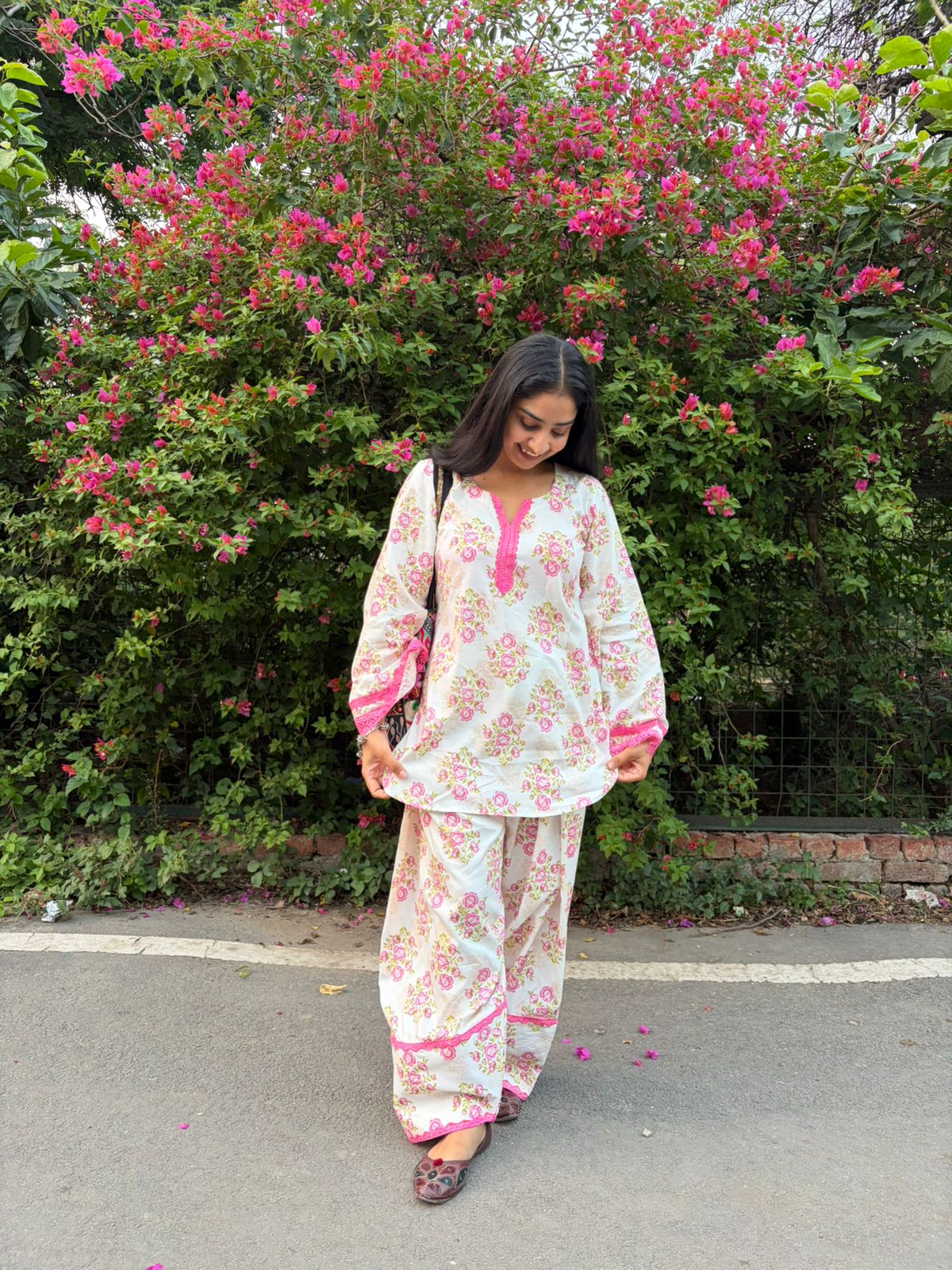 Gulabi kurta set